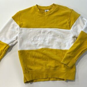 Nike club French Terry colorblock crewneck Men's Size S FB7848-709 yellow/white